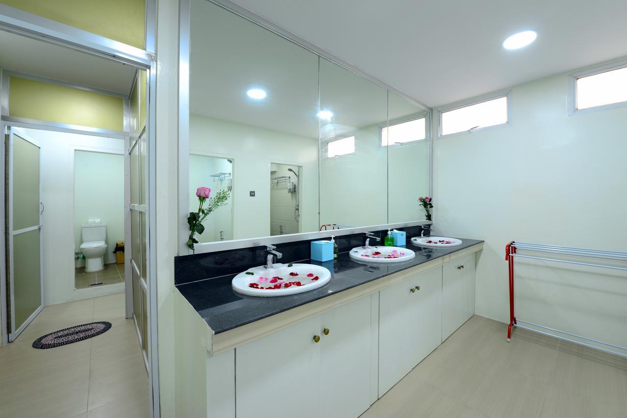 Backpacker Hostel (Adults Only) Yangon Exterior foto