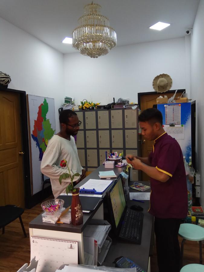 Backpacker Hostel (Adults Only) Yangon Exterior foto