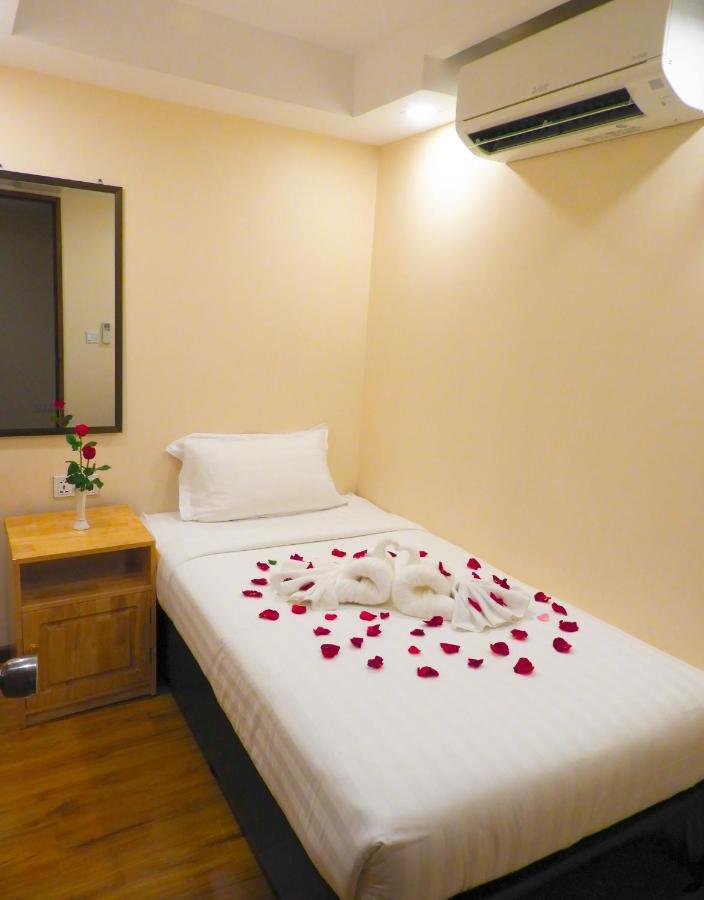 Backpacker Hostel (Adults Only) Yangon Exterior foto